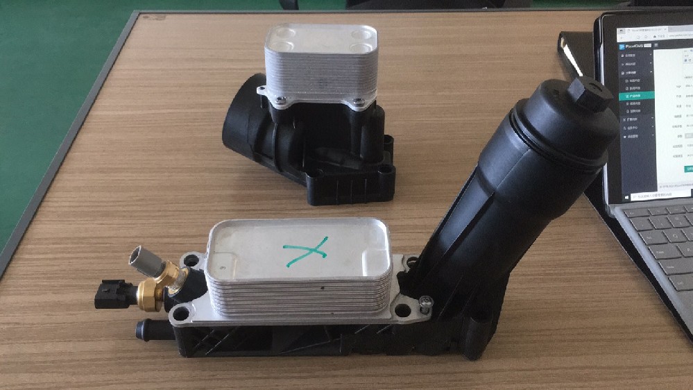 機(jī)油散熱器過濾器蓋擰緊設(shè)備